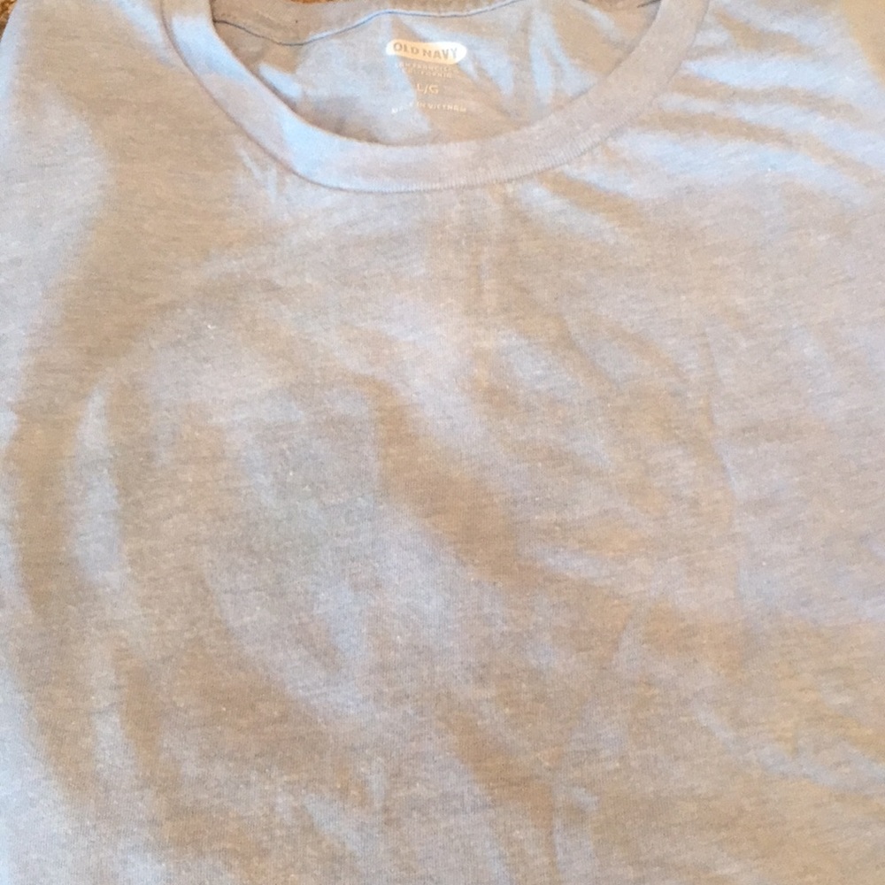 Size large men’s s/s light blue solid T-shirt